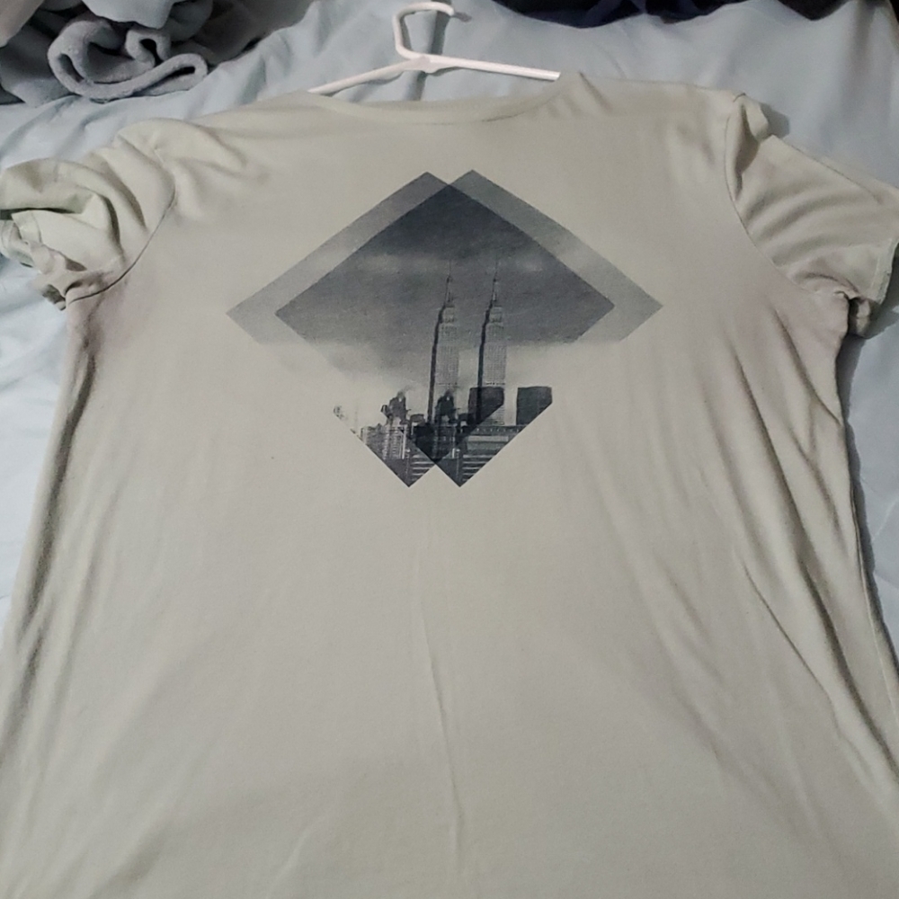 Large and x large t shirts. - Picture 6 of 16